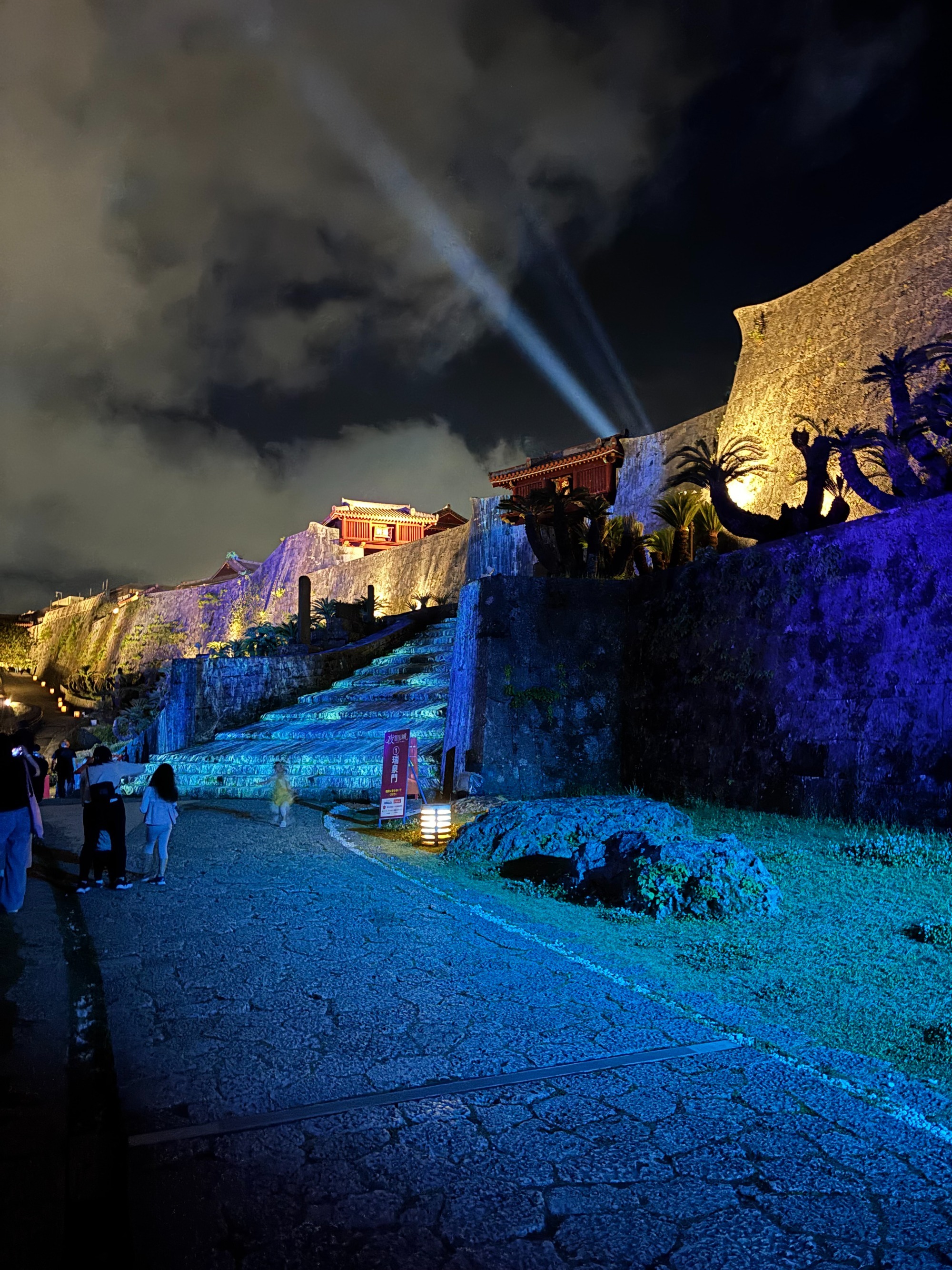 ブログ　夜首里城の写真